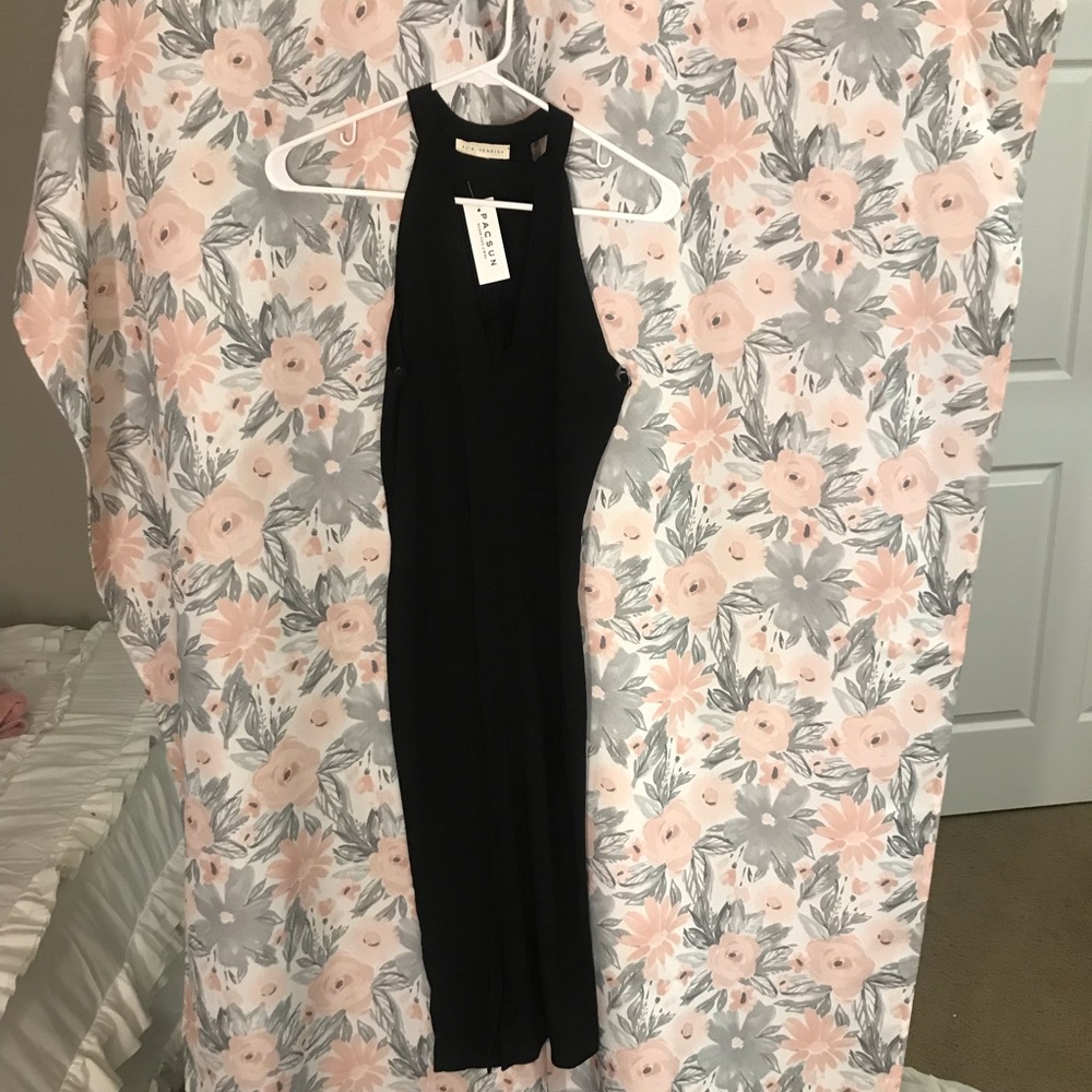 NEW WITH TAGS BLACK KEY HOLE NECK MIDI DRESS